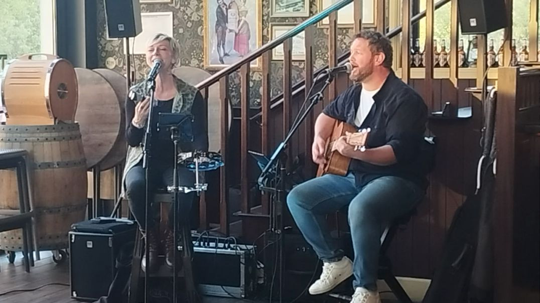 ⁣Événement Afterwork - Animé par les 2 Pixies au Crazy Clock à Seynod