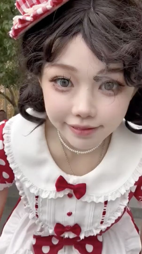 Oh oh 🎶 Jolie Poupée 🎶